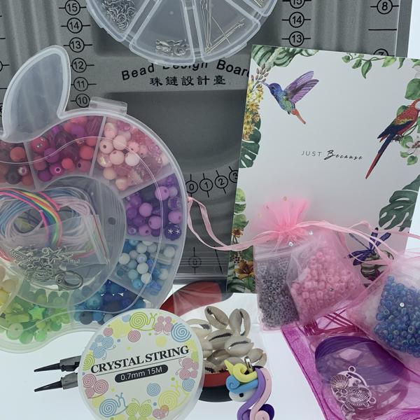 Giftbox kids MEGA met kralen, tang, design bord, schelpjes, bedels & draad - Image 2