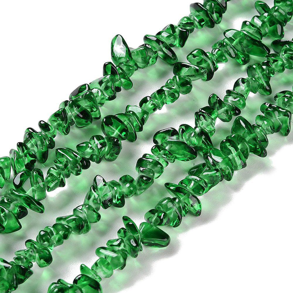Glaskralen donkergroen chips ±5x10mm- per 19cm