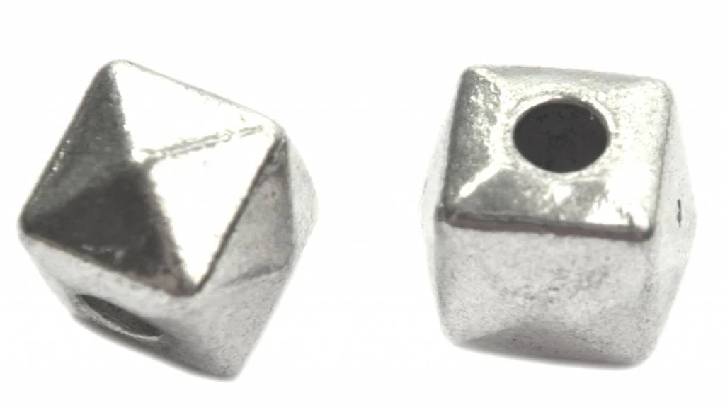 Kraal spike Ø2mm zilver 8mm - 3st